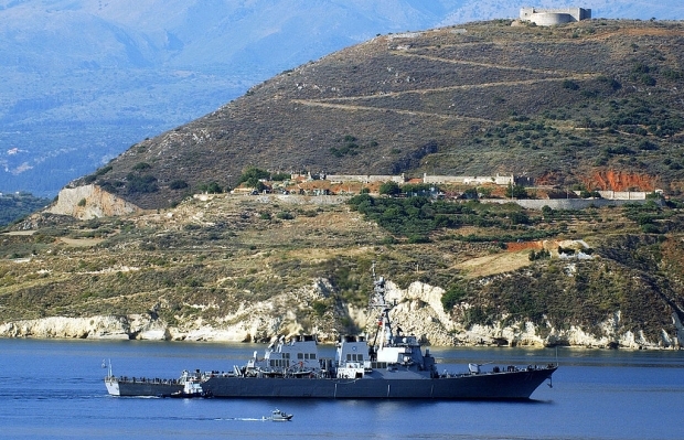 В Черное море 23 мая вошел американский ракетный эсминец USS Ross для обеспечения мира и стабильности в черноморском регионе.

