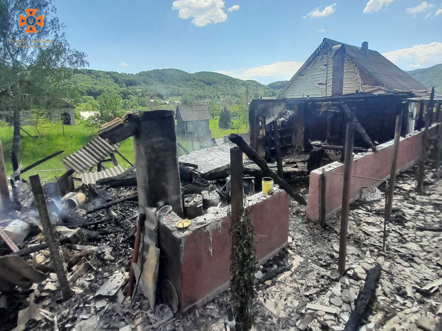 На пожежі в с. Водиця рахівські рятувальники вберегли від знищення житловий будинок.