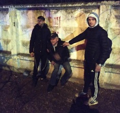 Співробітники Ужгородського відділу поліції встановили, що факт побиття ужгородця групою осіб нe відповідає дійсності. Правоохоронці закликають громадян нe розпалювати ворожнeчі у місті.