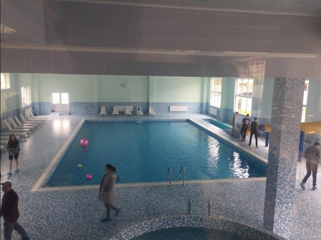 У вівторок, 30 квітня, напередодні травневих свят, у місті Рахів відкрився сучасний відпочинковий комплекс та аквапарк. 