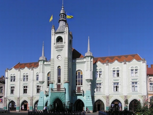 Чергову сесію Мукачівської міськради проведуть напередодні Великодня