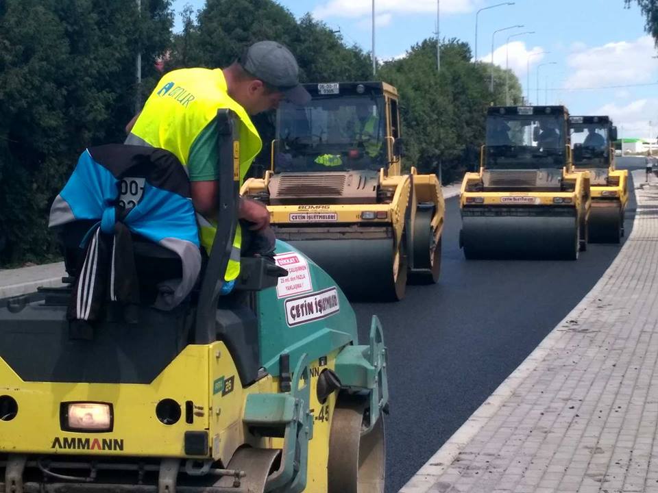 Дорожники Закарпаття відписали туркам 305 мільйонів на ремонт дороги на Львів.