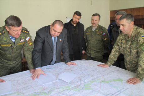 Боевики Луганска согласовали карту отвода тяжелого оружия - СМИ