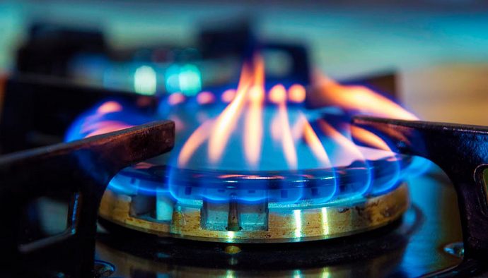 У жовтні ціна на природний газ для населення знизилася на 4,9% порівняно з вереснем і становитиме 4272,76 грн за тисячу кубометрів (без врахування ПДВ, націнки газзбутів та транспортних витрат).