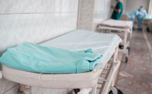Медики призывают соблюдать карантин, чтобы не повторить «итальянский сценарий» с пациентами в коридорах.