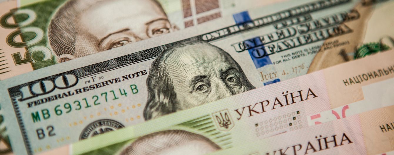Українська національна валюта оновила більш ніж трирічний рекорд зміцнення курсу щодо долара.