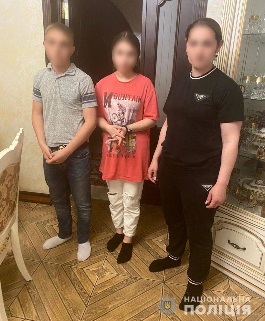 На Закарпатье сотрудники Раховского РОВД оперативно установили местонахождение 13-летней девочки и 15-летнего мальчика.