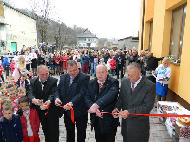 Вчора, 21 березня, в селі Водиця на Рахівщині відбулося урочисте відкриття сучасного дитячого садка. 