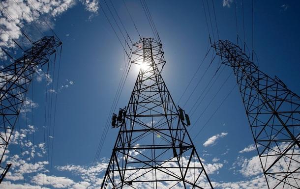 Компанія «Укренерго» закликає українців не перевантажувати енергосистему в пікові години – з 19:00 до 22:00.