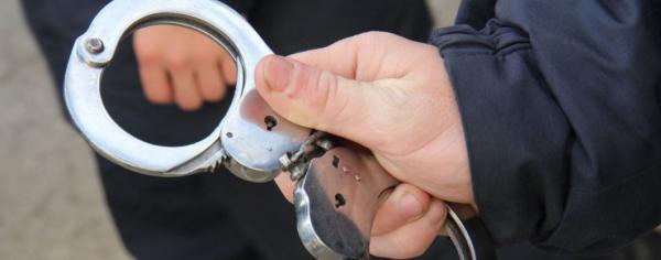Два грабежі та одну крадіжку розкрили працівники Ужгородського відділу поліції. Серед  підозрюваних у скоєнні цих злочинів є неповнолітні. 
