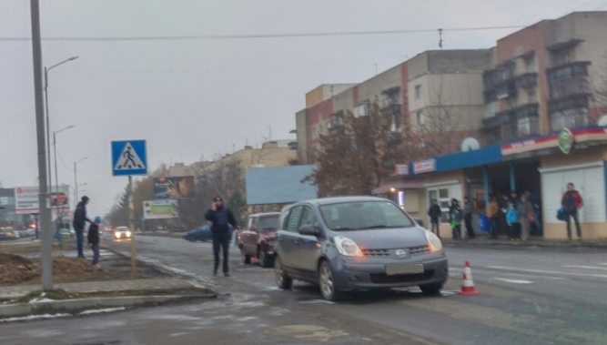 Сьогодні, 18 лютого, у Новому районі трапилась прикра автопригода - не розминулись два автомобіля. На щастя, постраждали тільки автівки.
