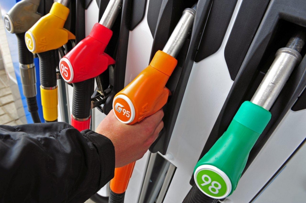 Українські АЗС опублікували свіжі ціни на бензин, дизельне паливо та автомобільний газ на початку нового тижня.
