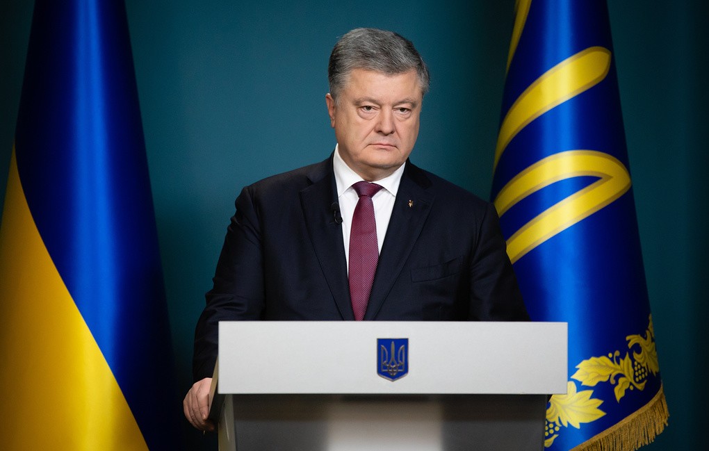 В Україні стартувала виборча кампанія. Президент Петро Порошенко планував заявити про бажання взяти участь у виборах 22 січня. 
