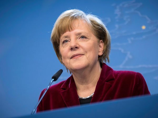 Федеральний канцлер Німеччини Ангела Меркель позитивно оцінила зусилля Києва зі здійснення реформ і запевнила, що німецький бізнес зробить свій внесок в економічний розвиток України.

