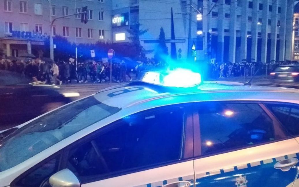 У польському місті Познань 35-річний українець напав на жінку і вкрав її авто.