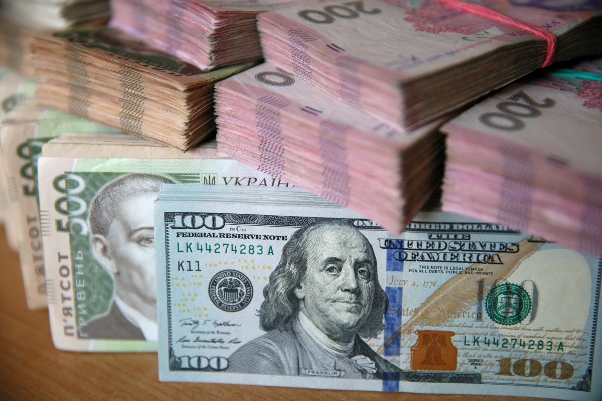 Після різкого зльоту долара по відношенню до гривні Нацбанк назвав чотири головні причини подорожчання іноземної валюти.