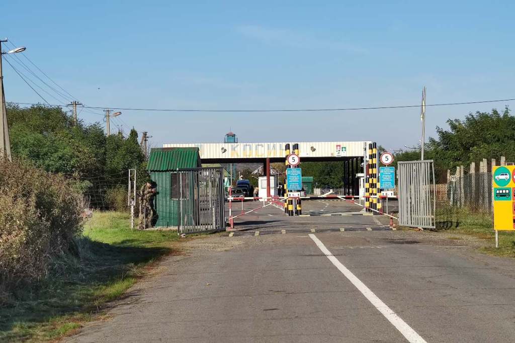Несколько часов назад «Голос Карпат» сообщил о временной приостановке пункта пропуска на украинско-венгерской границе «Косино-Варнабаш».