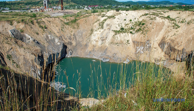 Директор солерудника зазначив, що відновлення видобутку на базі старих шахт неможливо, єдиним варіантом може бути відкриття нової шахти.