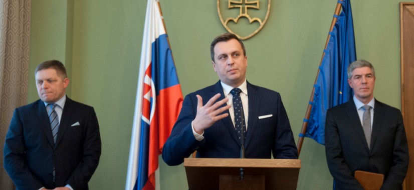 Лідер Словацької національної партії (SNS) і голова словацького парламенту Андрей Данко вважає, що українська влада може приховувати правду про події 25 листопада.
