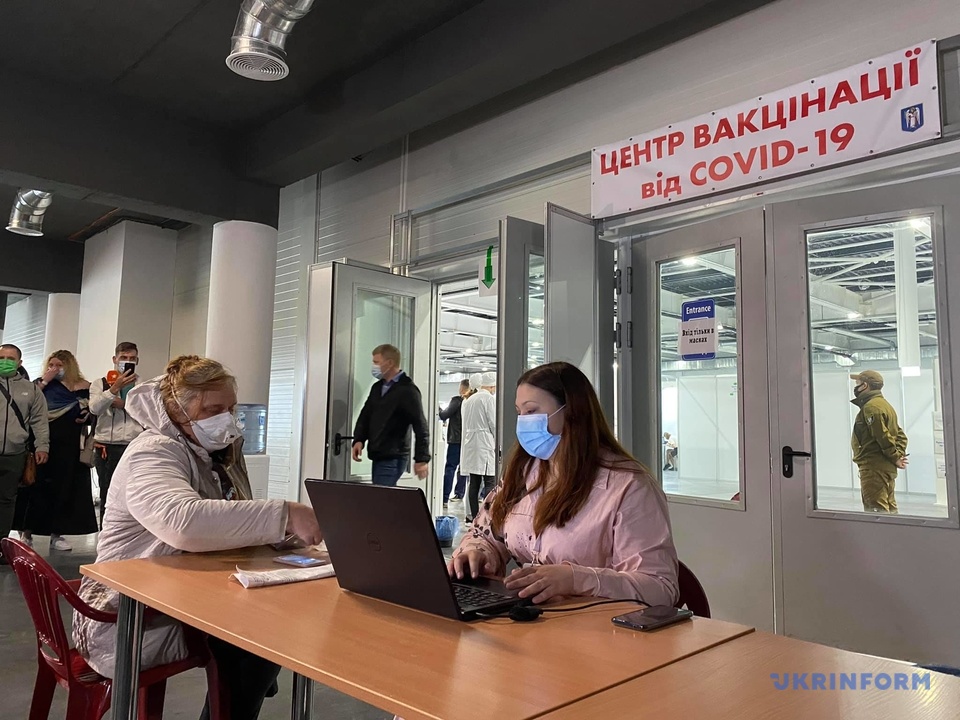 В эти выходные в Закарпатье заработают 14 прививочных центров населения.