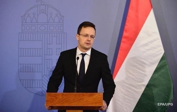 Посли НАТО і України прийняли документ, в який в останню хвилину були внесені угорські пропозиції, пояснив Петер Сійярто.
