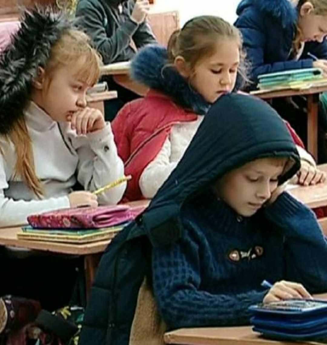 Синіли від холоду та втрачали свідомість: чи буде цього року безпечним навчання для дітей Закарпаття?