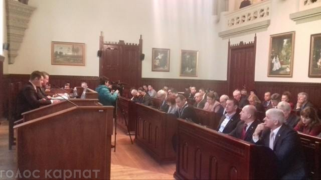 Сьогодні, 9 лютого, під час сесії Мукачівської міської ради депутатський корпус визнав повноваження нового депутата міської ради від 