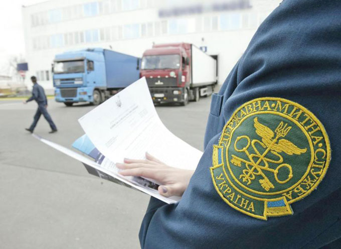 Главное управление внутренней безопасности Государственной фискальной службы отстранило на время служебного расследования 17 работников Закарпатской региональной таможни.