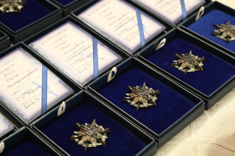 Нагороди захисникам вручив командир 128-ї окремої гірсько-штурмової Закарпатської бригади.