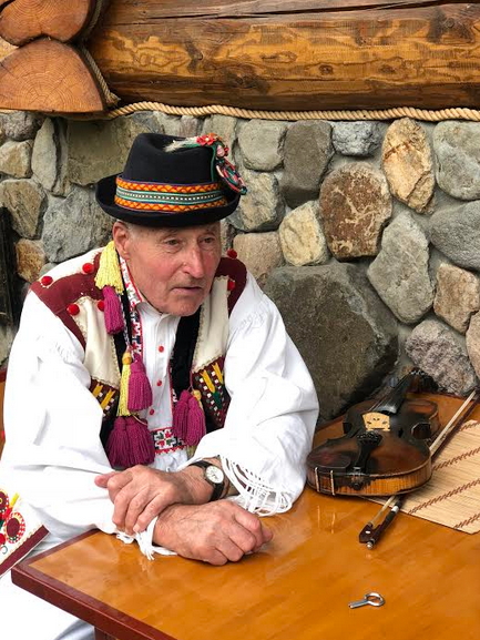 27 травня в селі Нижнє Селище відбулася майстерня зі скрипалем-віртуозом, лауреатом премії за охорону нематеріальної культурної спадщини Олексієм Томишиним.