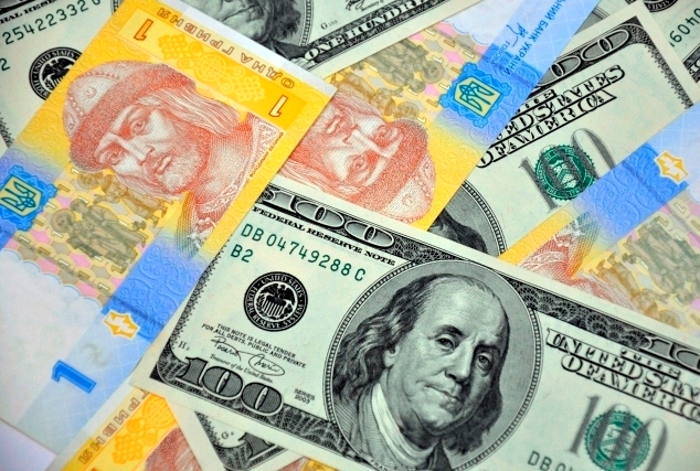 Российский «Сбербанк» с 14 марта ввел временное ограничение на снятие наличных в размере 20 тыс. грн. на сутки и 800 долларов (или евро) в сутки.