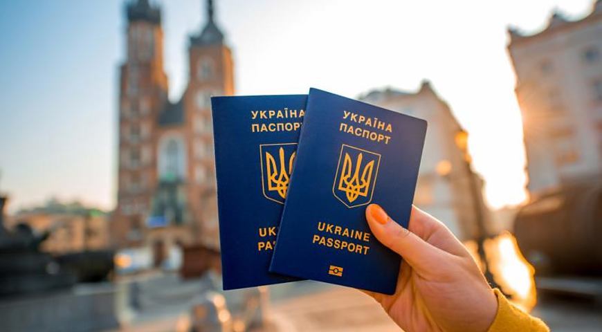З моменту набуття чинності безвізового режиму майже півмільйона громадян України відвідали країни Європейського Союзу. Про це заявив президент Петро Порошенко.

