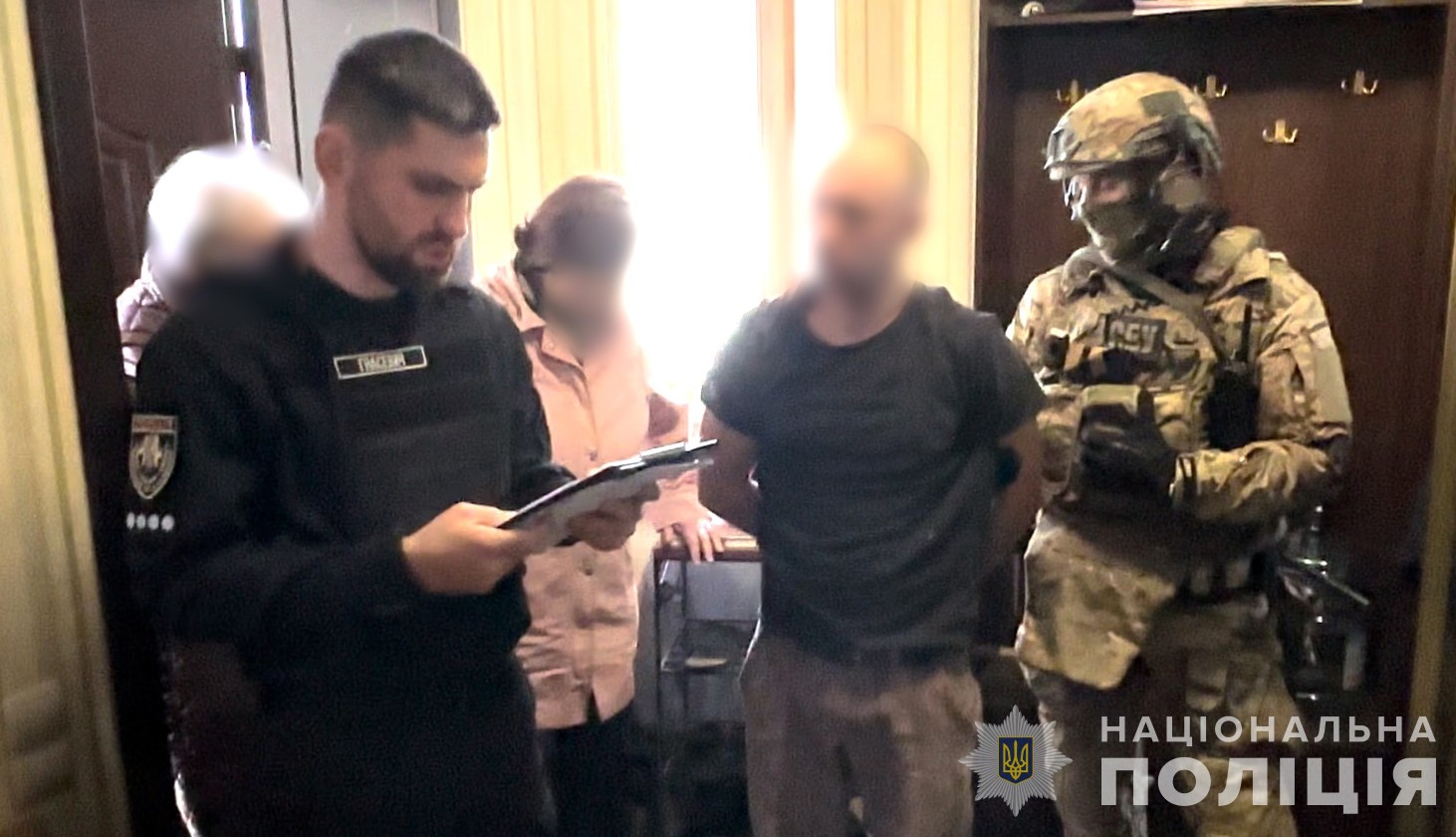 Просували прокремлівські ідеї в Україні: поліцейські ліквідували діяльність псевдорелігійної секти (ФОТО, ВІДЕО)