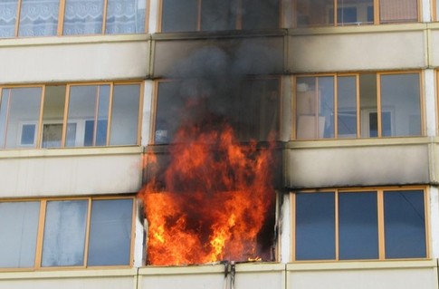 Обідньої пори сталася пожежа в квартирі 4-ох поверхового житлового будинку, 