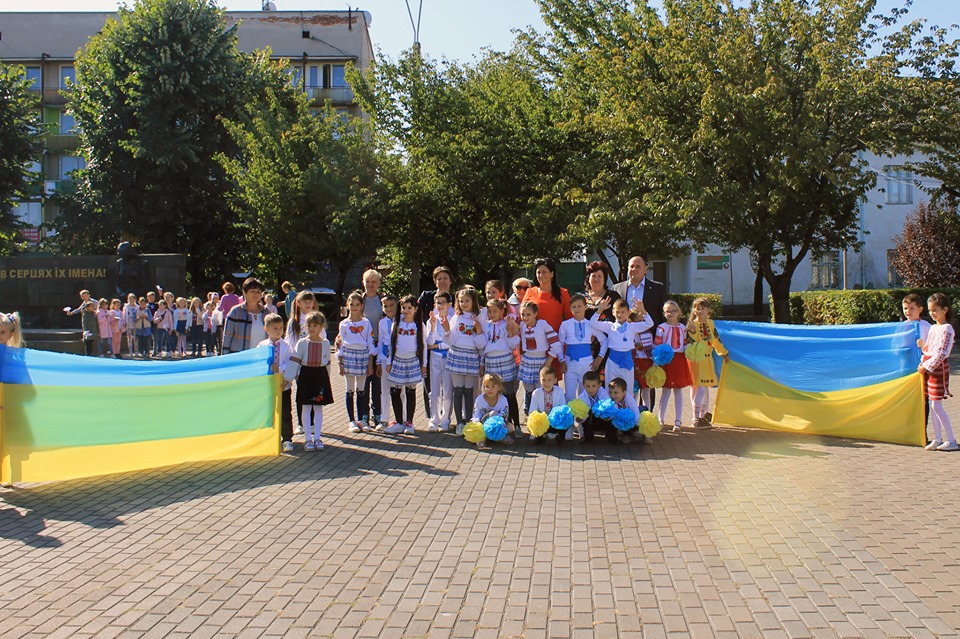 20 вересня на площі Миру у Виноградові відбувся флешмоб присвячений відзначенню в районі Міжнародного дня миру.