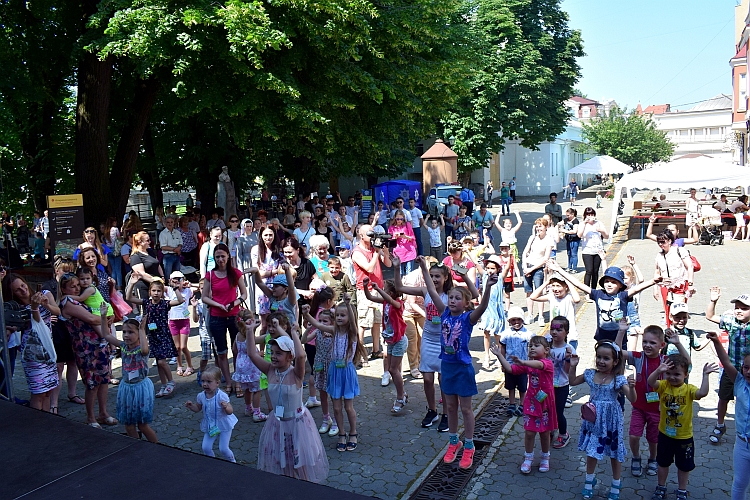 Фестиваль, який уже став доброю традицією початку літа в Ужгороді, проводять вчетверте. 
