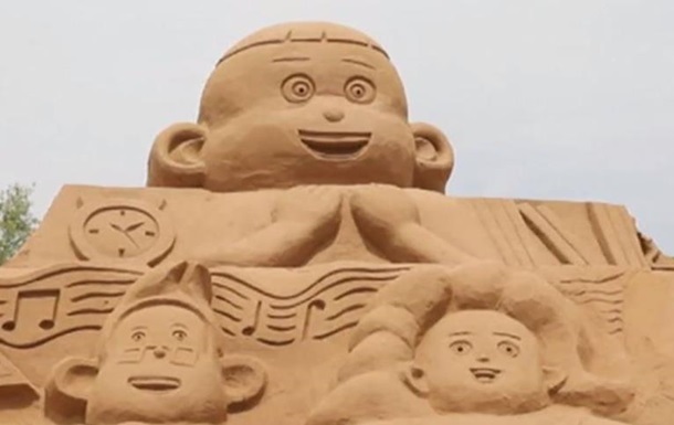 У Китаї побудували найбільшу скульптуру з піску / ВІДЕО