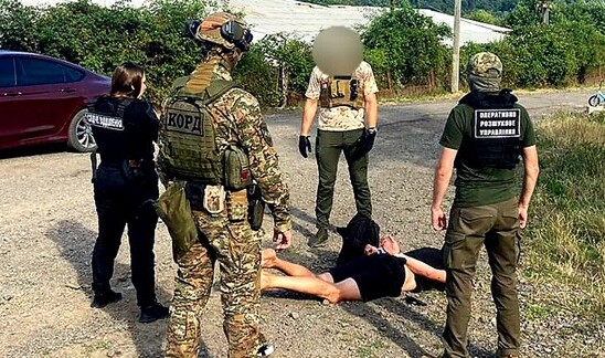 На Закарпатті судитимуть організовану групу, яка незаконно збагачувалась на переправленні призовників за кордон.