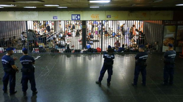Угорщина зупинила залізничне сполучення з країнами Заходу через мігрантів