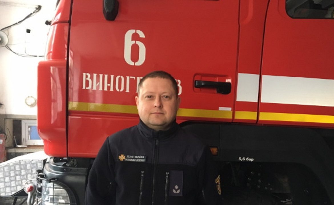 Колекціонування зменшених копій пожежних машин – таке захопливе хобі має виноградівський рятувальник Степан Оравський.