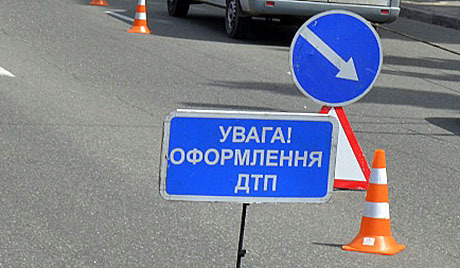 Сегодня вечером в пгт. Чинадиево Мукачевского района произошла ужасная смертельное ДТП: водитель автомобиля сбил двух пешеходов.

