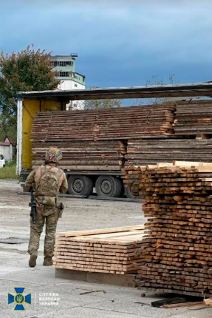 Служба безпеки України, у межах заходів щодо захисту економічного потенціалу держави, блокувала протиправний «експорт» до Євросоюзу заборонених для вивозу лісоматеріалів.
