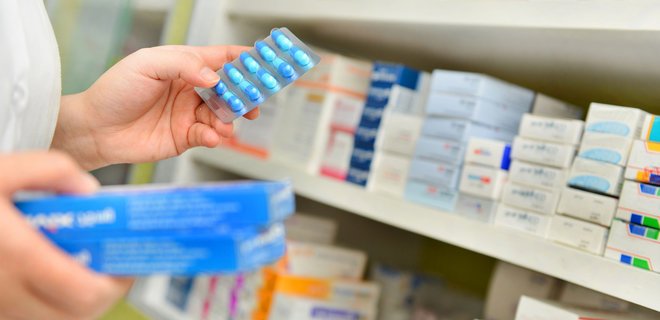  Аптеки массово делают дополнительные дополнительные услуги на лекарства, а украинцы значительно переплачивают за лекарства.