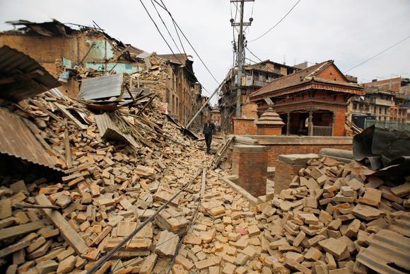 Жертв землетрусу у Непалі - понад 8 тисяч, постраждалих - понад 16 тисяч