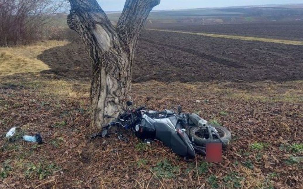 У Ставчанській громаді Чернівецької області в аварії загинув водій мотоцикла. Хлопцю було 15 років.