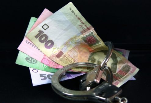 На Львівщині затримали мешканців Закарпатської та Дніпропетровської областей за підозрою у вимаганні грошей із погрозами вбивством та знищенням майна.

