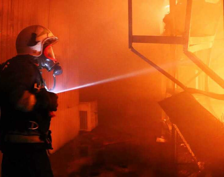 Зранку на Закарпатті у житловому будинку вирувала пожежа.