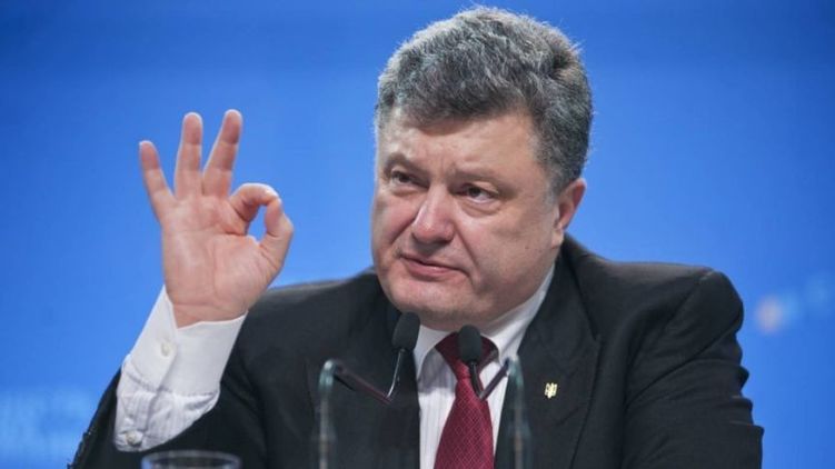 За 11 місяців до президентських виборів 2019 року соціологічні опитування фіксують помітне падіння рейтингу президента України Петра Порошенка і змінюють конфігурацію сил в українському політикумі.