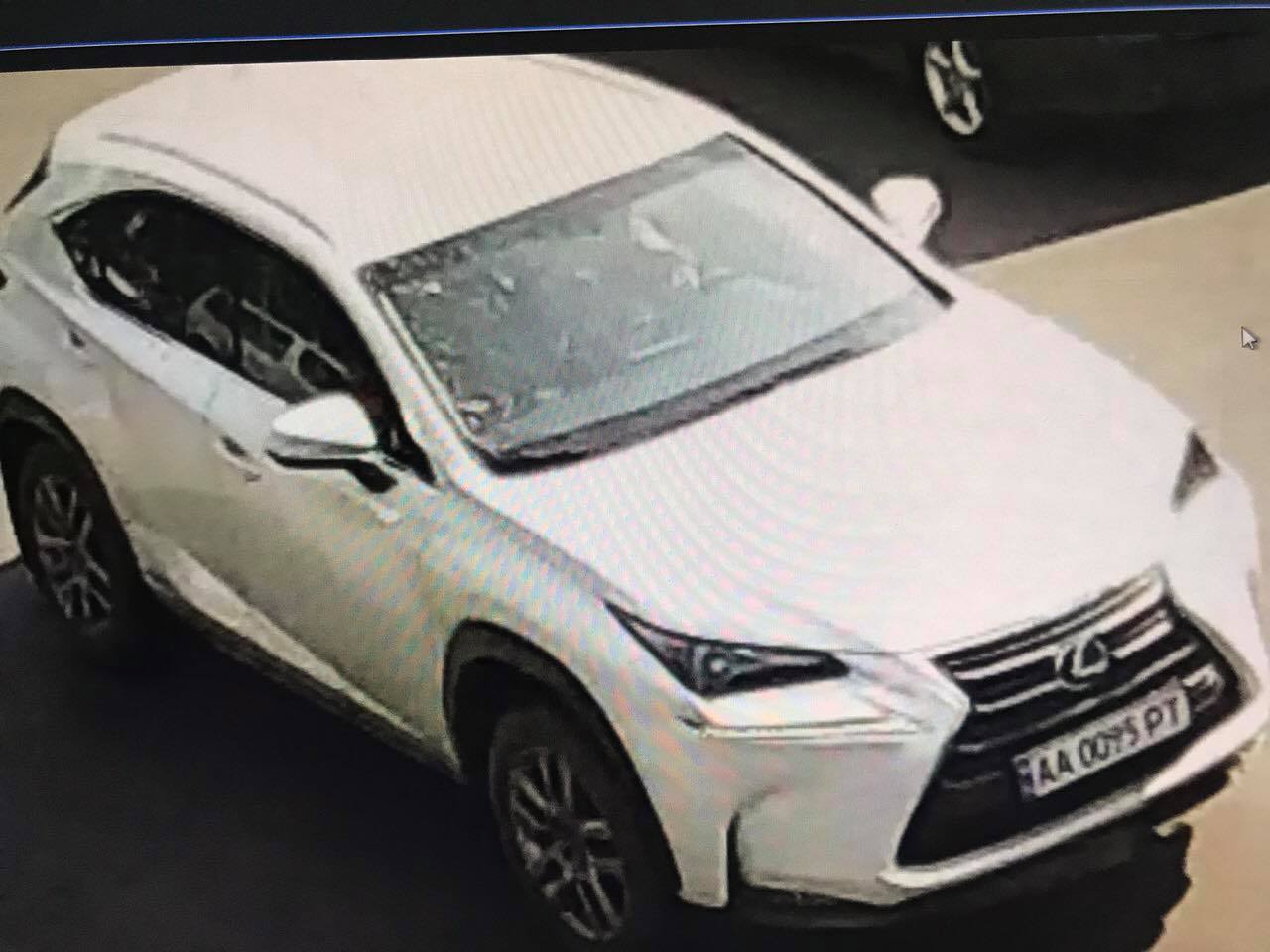 Стрілянина на КПП "Вилок": білий Lexus на київських номерах утікав з кордону