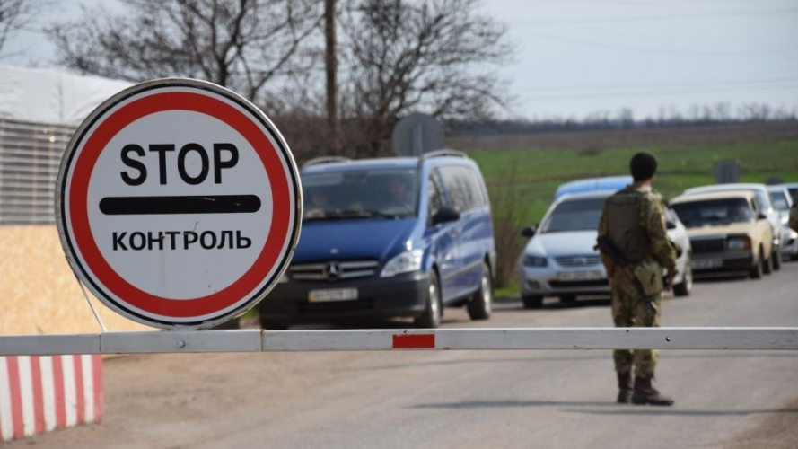 Представители Чопского пограничного отряда обнаружили женщину, гражданку Украины, которая находилась в розыске по подозрению в совершении нескольких преступлений.